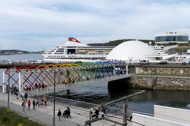 Visita del Crucero Braemar a Avil�s, Centro Cultural Internacional Niemeyer